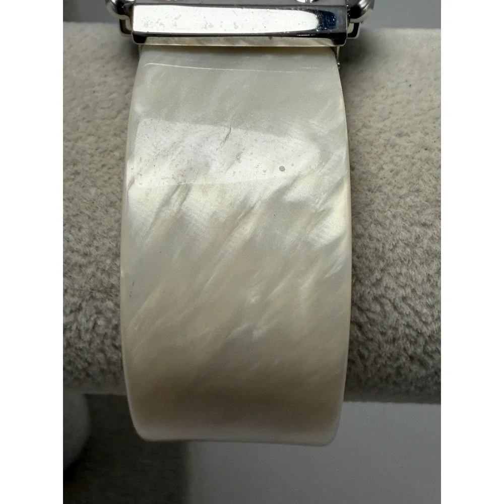 R.J. Graziano RJG134L Ladies Cuff Bangle Watch New Battery 31MM 6